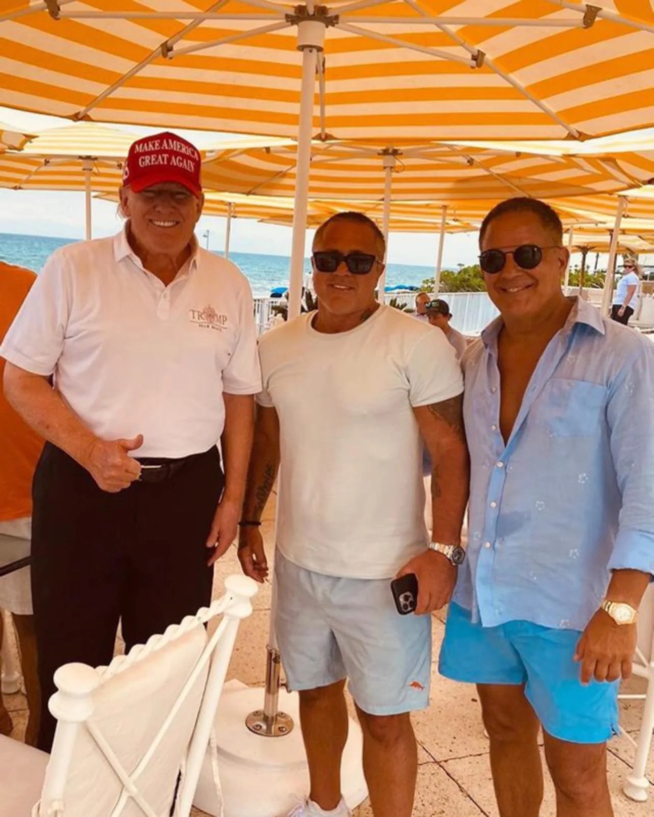 New Trump photo with mobster surfaces a day after…(012)